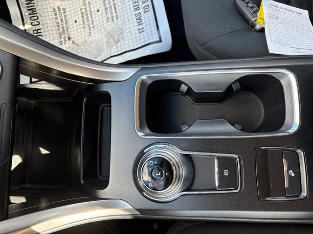 Used 2017 Ford Fusion SE FWD image 16