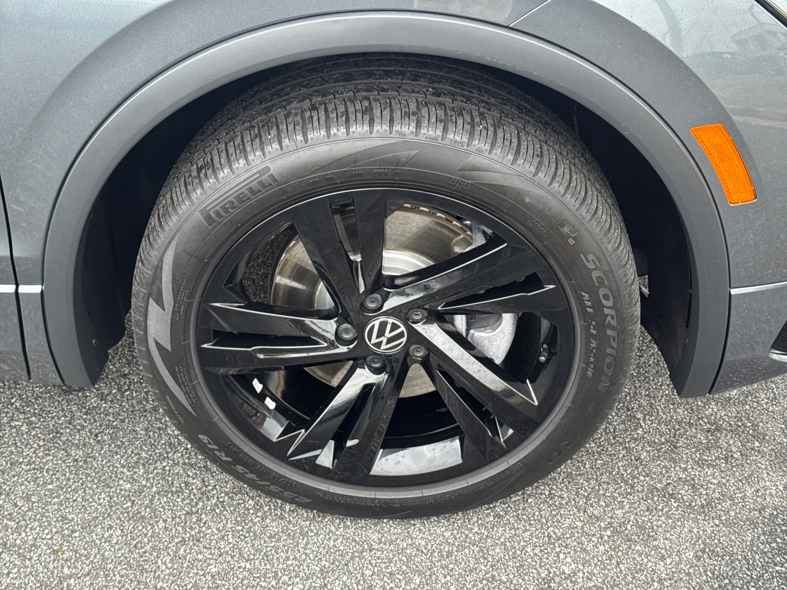 Used 2024 Volkswagen Tiguan SE R-Line image 12