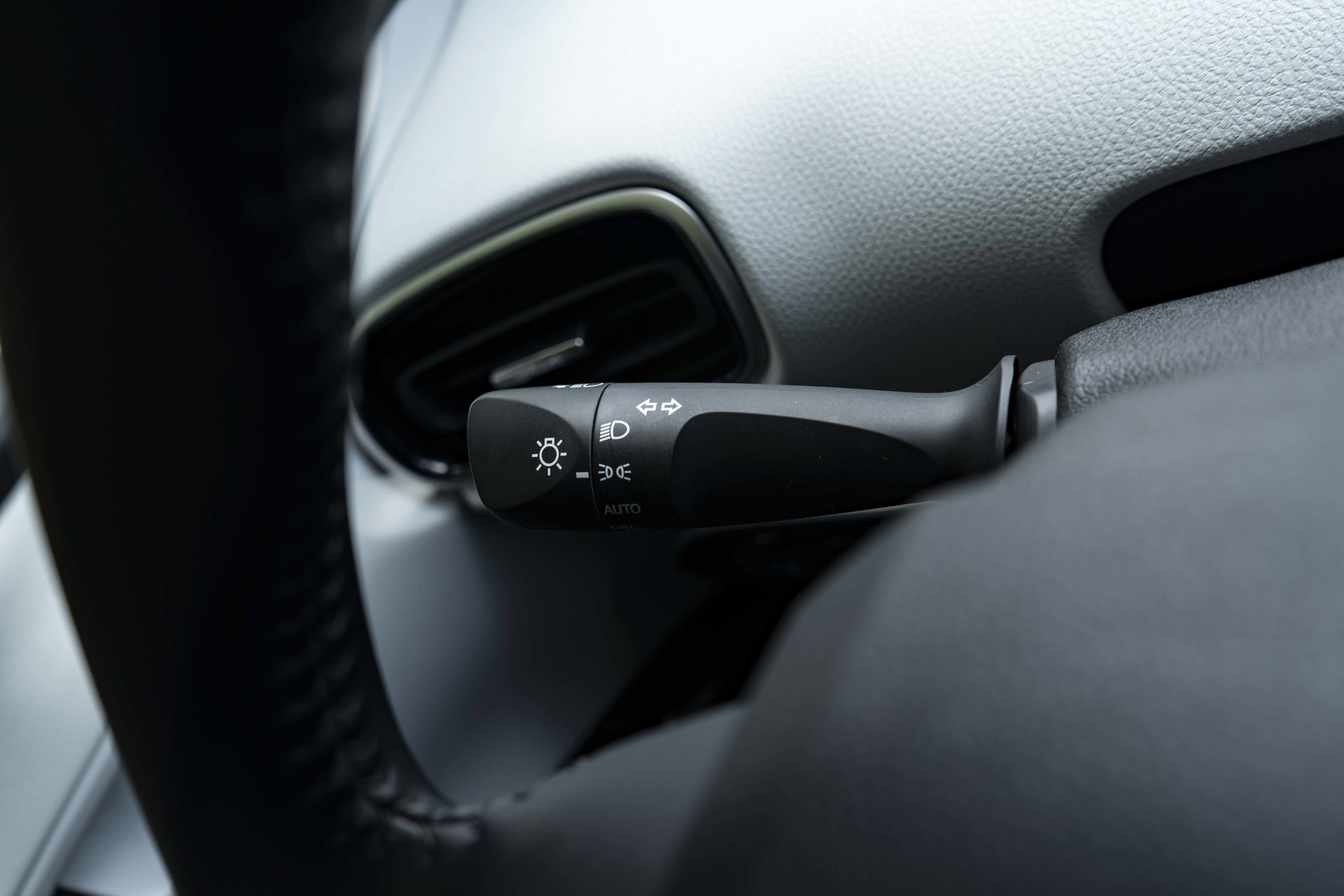 Used 2022 Toyota Prius Prime XLE image 23