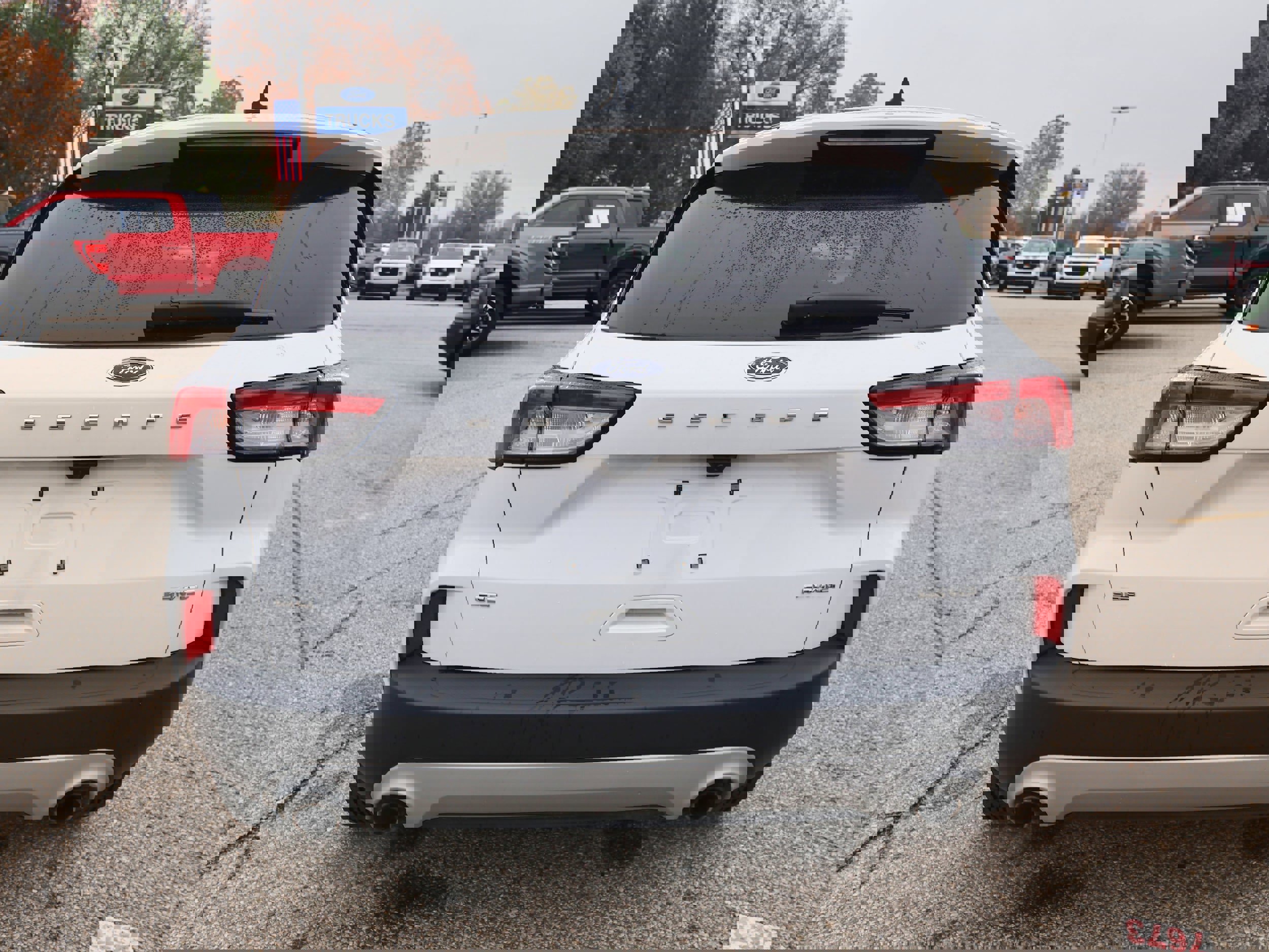 Used 2022 Ford Escape SE w/ Cold Weather Package image 4