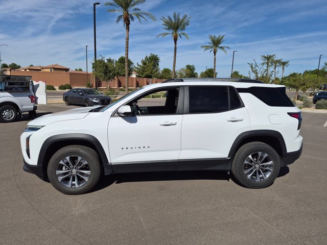 Used 2025 Chevrolet Equinox LT w/ Convenience Package II FWD image 5