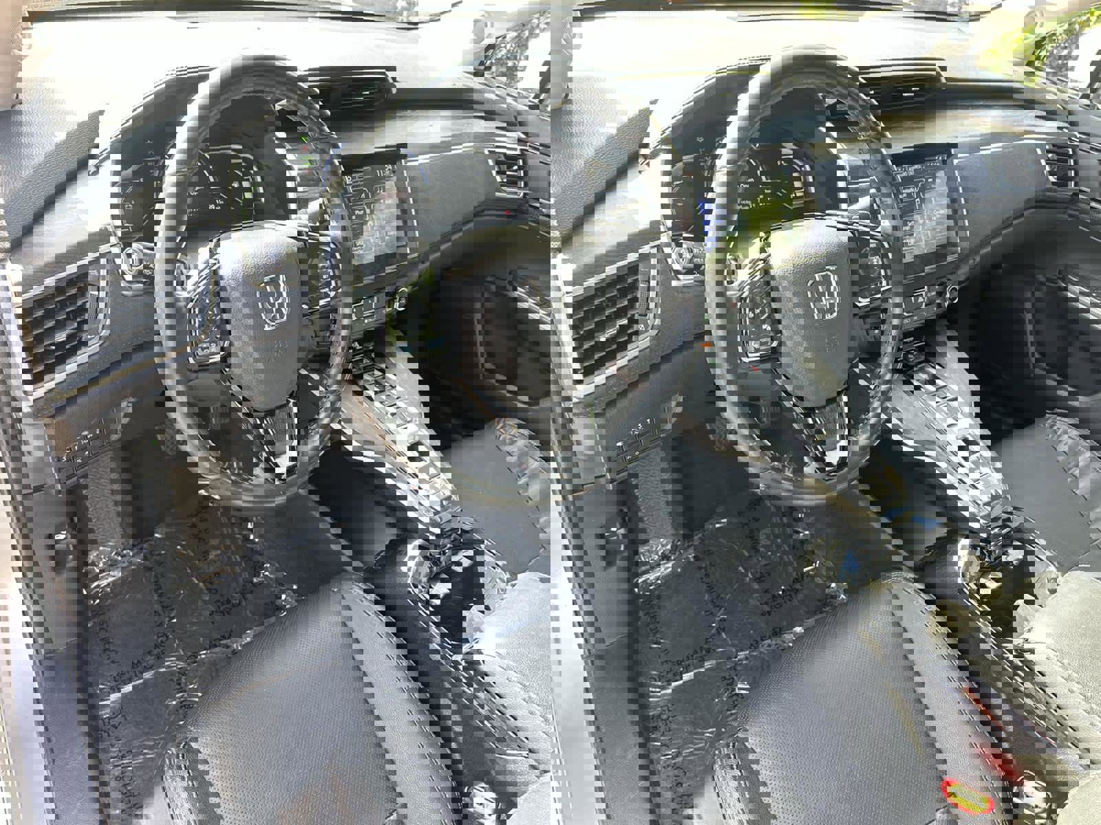 Used 2018 Honda Clarity Touring image 2