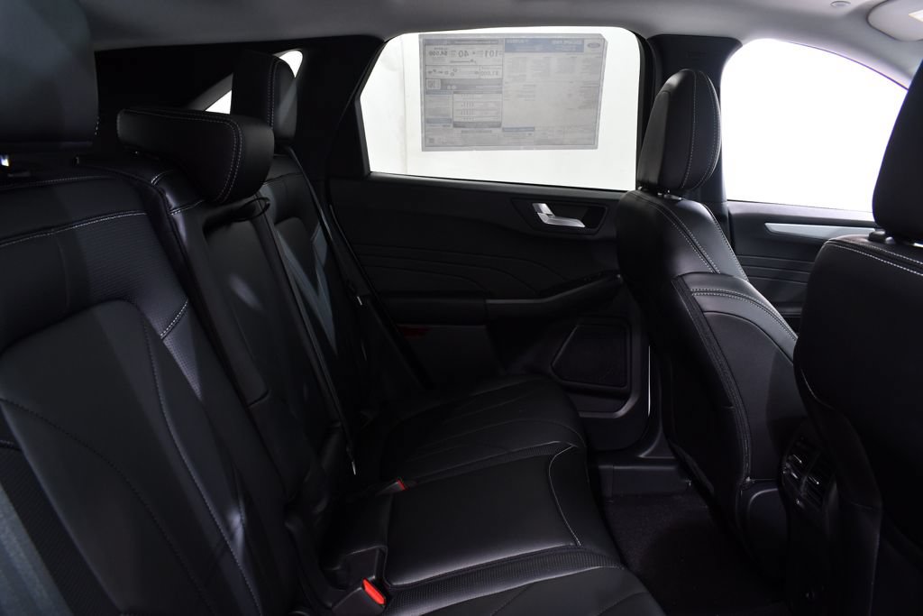 New 2025 Ford Escape SE w/ PHEV Premium Package FWD image 18