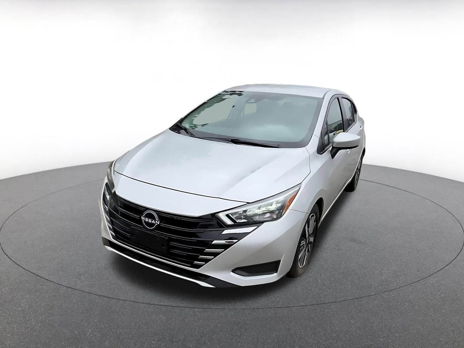 Used 2025 Nissan Versa SV FWD image 7