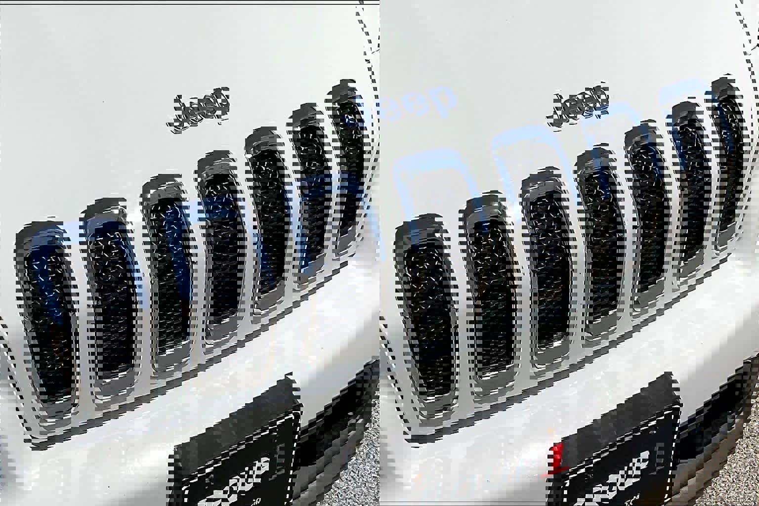 Used 2017 Jeep Cherokee Sport image 31