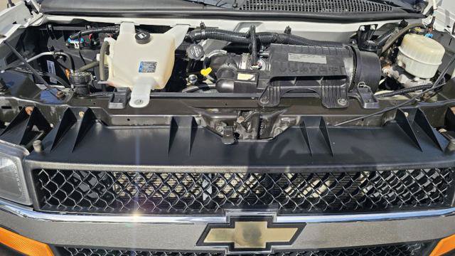 Used 2015 Chevrolet Express 3500 LT w/ LT Preferred Equipment Group RWD image 9