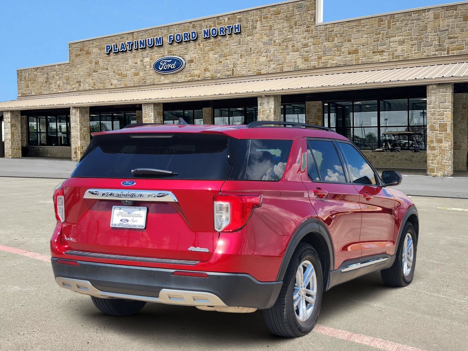 Used 2024 Ford Explorer XLT w/ Equipment Group 202A RWD image 5
