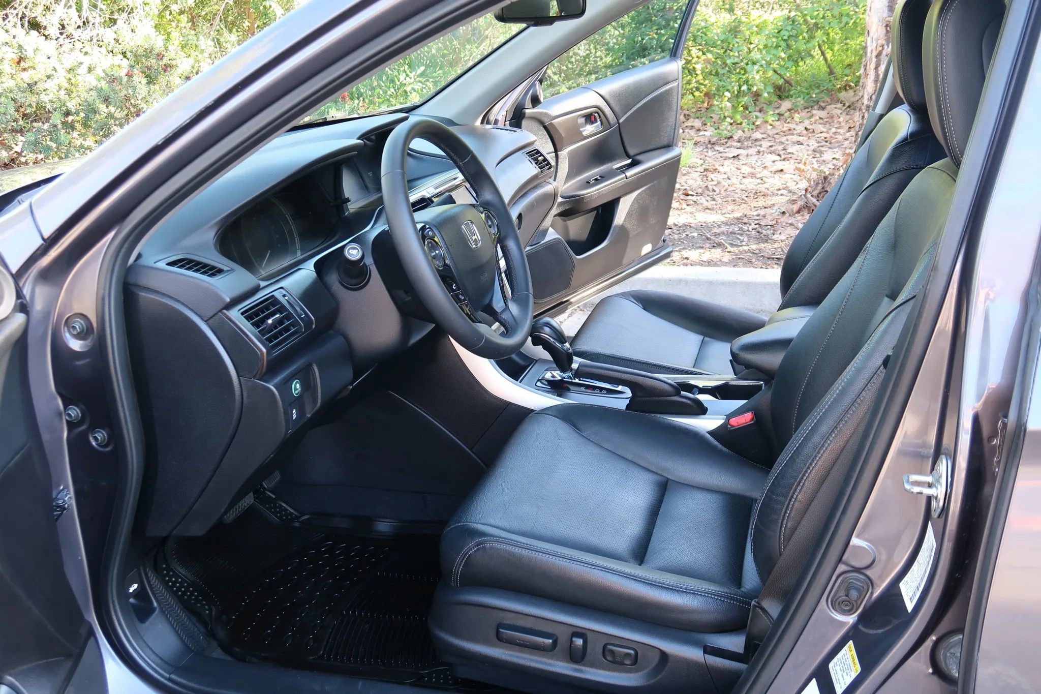 Used 2015 Honda Accord EX-L image 11