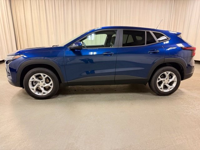 Used 2024 Chevrolet Trax LS w/ LS Convenience Package FWD image 9