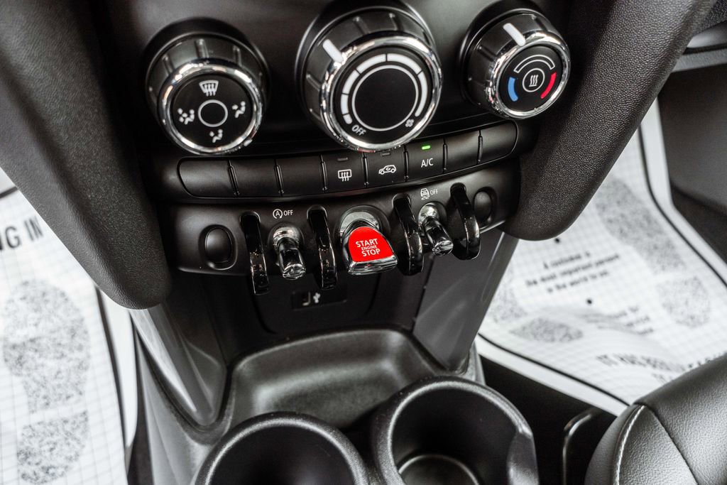 Used 2020 MINI Cooper 2-Door Hardtop image 9