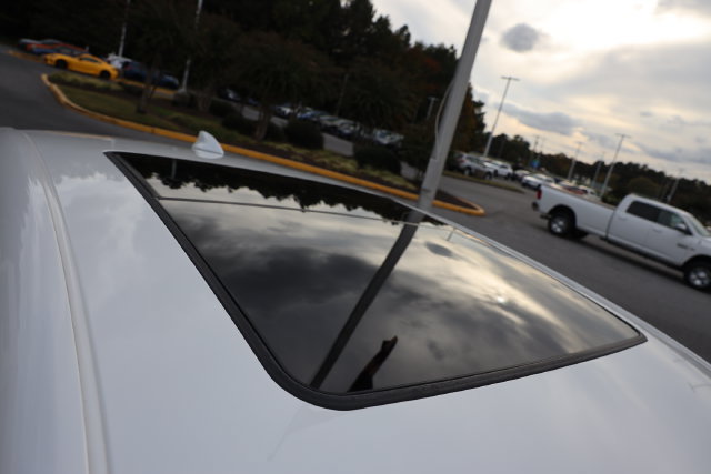 Used 2015 Chevrolet Impala LTZ FWD image 8