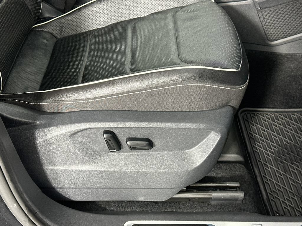 Used 2022 Volkswagen Tiguan SEL R-Line AWD/4WD image 23