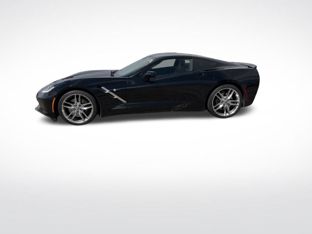 Used 2017 Chevrolet Corvette Stingray Coupe RWD image 2
