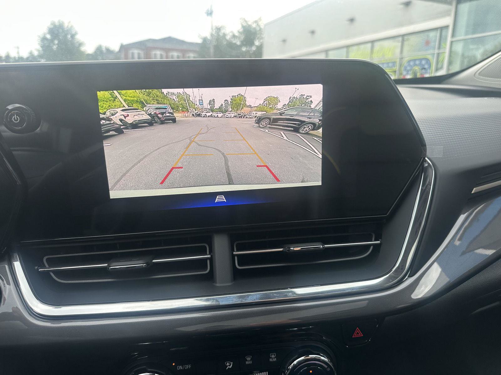 New 2026 Chevrolet Trax ACTIV w/ Sunroof Package FWD image 23