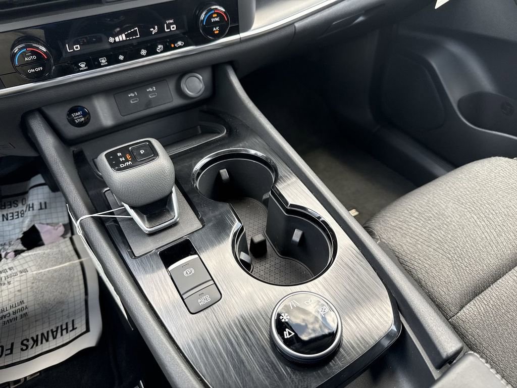 Used 2026 Nissan Rogue SV AWD/4WD image 27