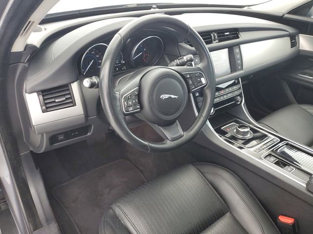 Used 2017 Jaguar XF Prestige AWD/4WD image 19