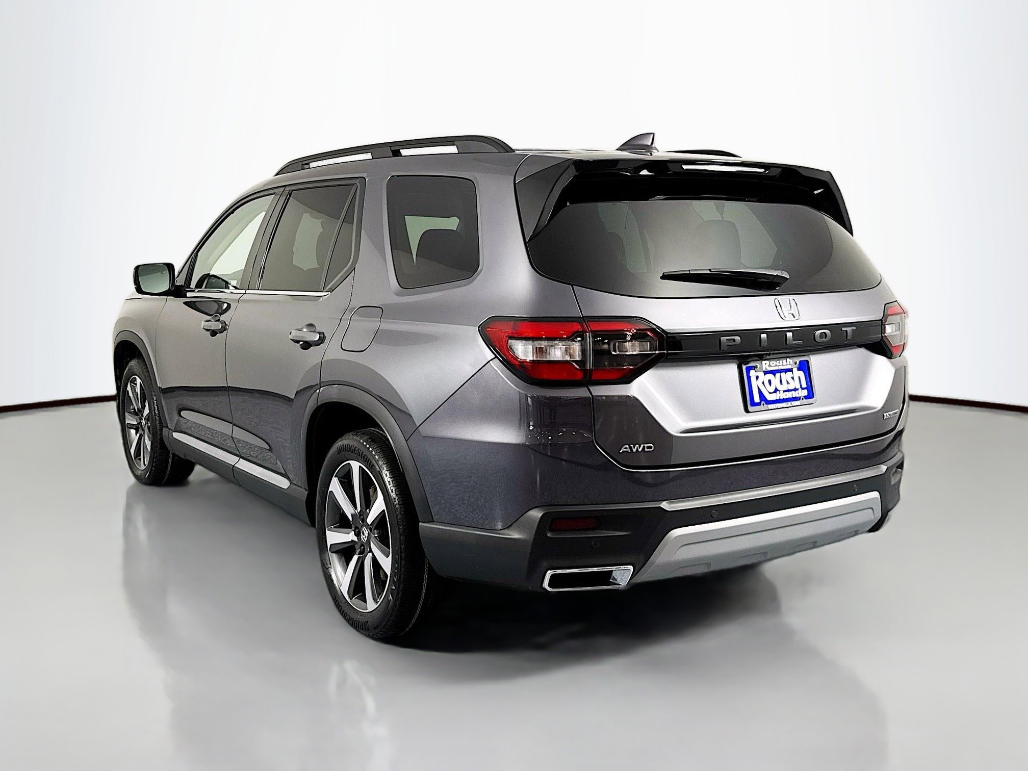 Certified 2023 Honda Pilot Touring image 7