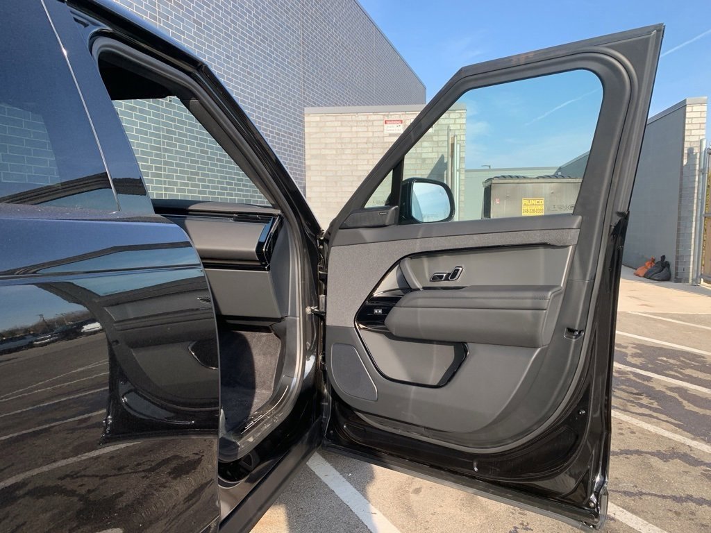 Used 2025 Land Rover Range Rover Sport SE image 10