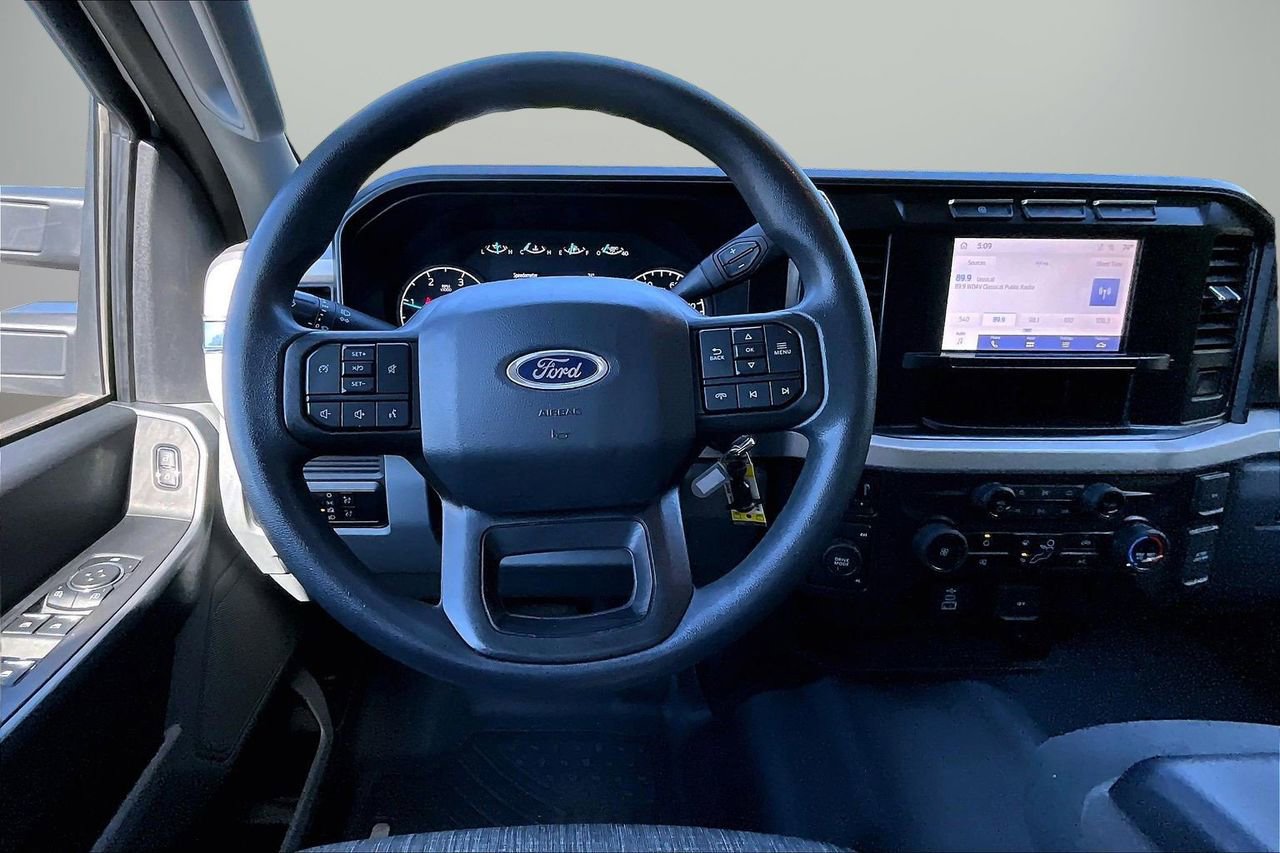 Used 2023 Ford F250 XLT AWD/4WD image 11