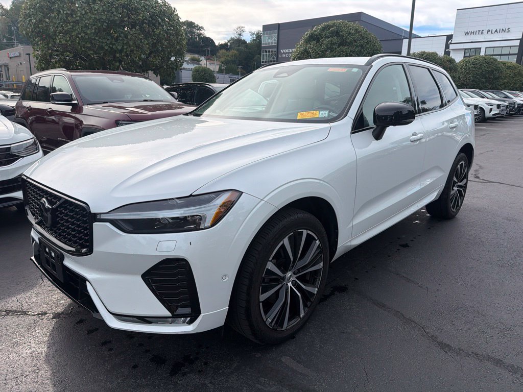 Used 2024 Volvo XC60 B5 Plus w/ Protection Package Premier AWD/4WD image 1