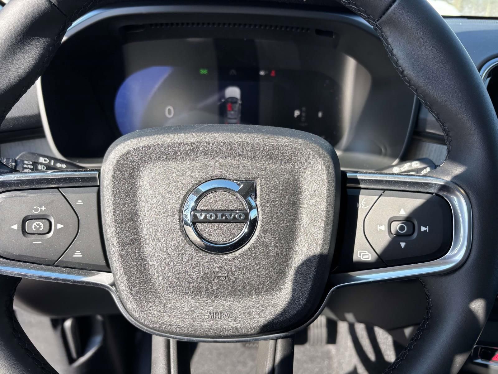 New 2026 Volvo XC40 B5 Ultra w/ Protection Package Premier AWD/4WD image 16