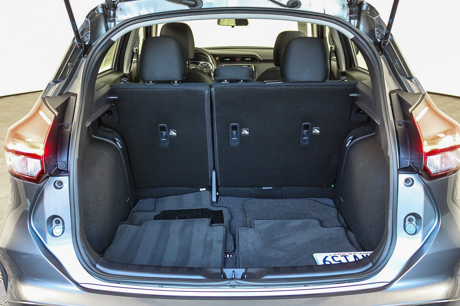 Used 2023 Nissan Kicks S image 26