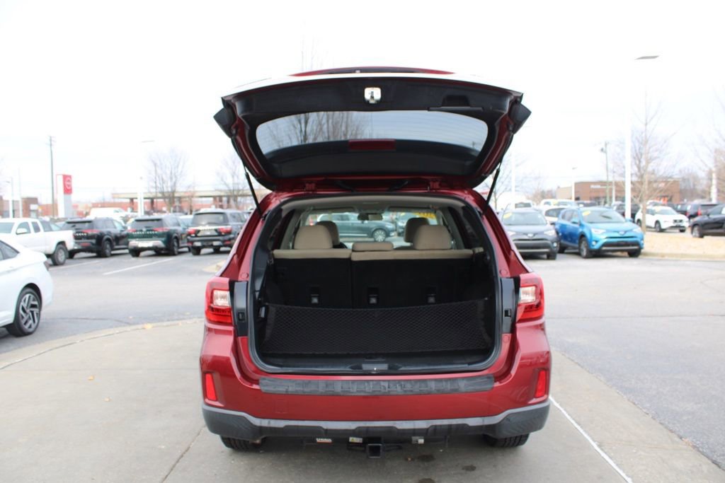 Used 2017 Subaru Outback 2.5i Premium image 11