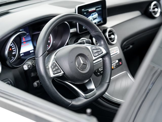 Used 2019 Mercedes-Benz GLC 300 4MATIC image 9