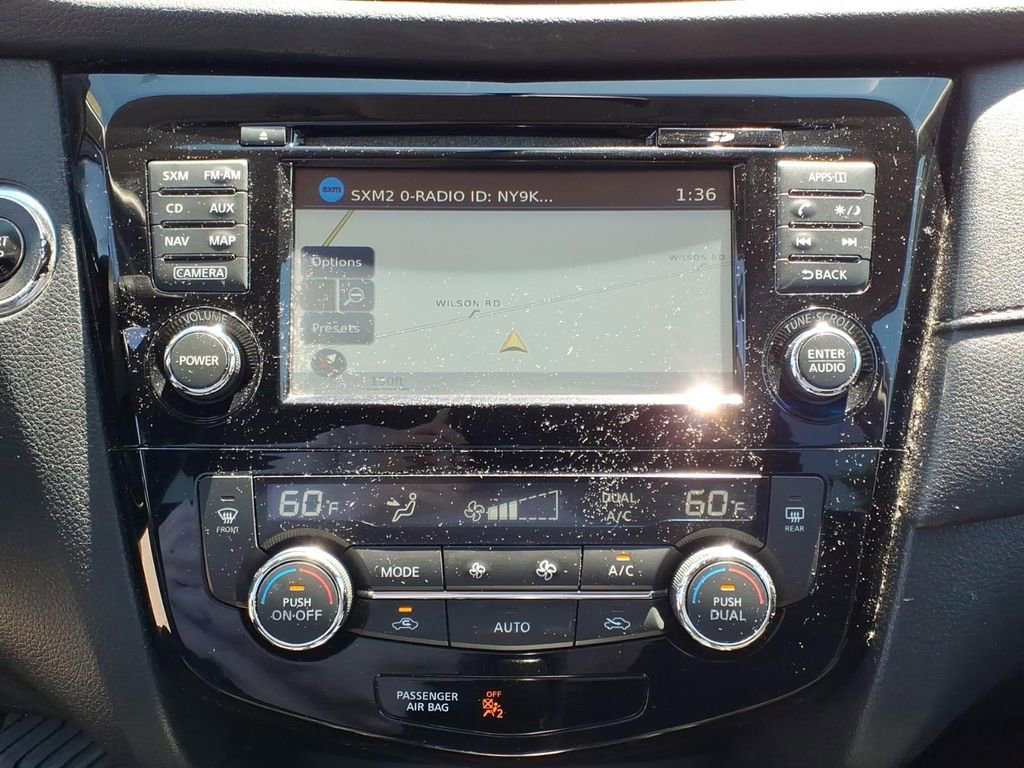 Used 2017 Nissan Rogue SV w/ SV Premium Package AWD/4WD image 12