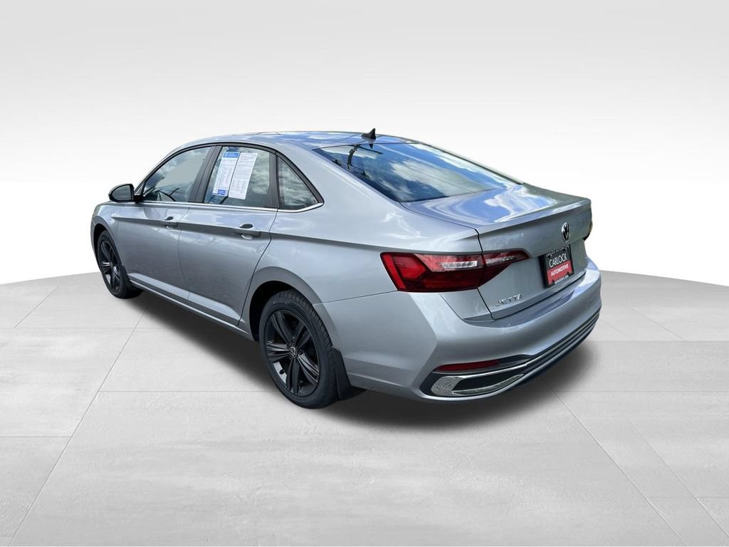 Certified 2022 Volkswagen Jetta SE FWD image 5