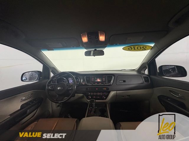 Used 2016 Kia Sedona LX w/ LX Essentials Premium Package FWD image 11