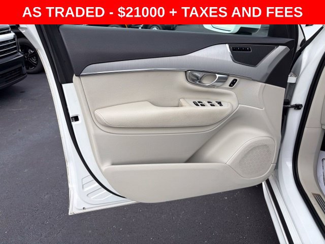 Used 2021 Volvo XC90 T5 Momentum w/ Protection Package Premier FWD image 12