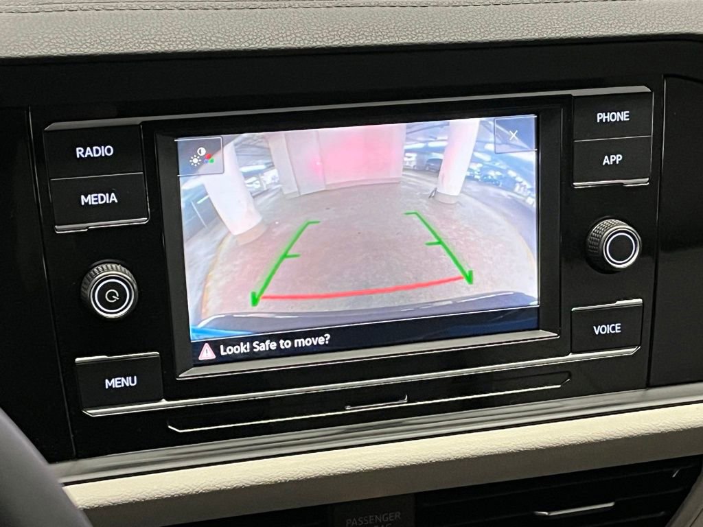 Used 2021 Volkswagen Jetta SE w/ SE Cold Weather Package image 26