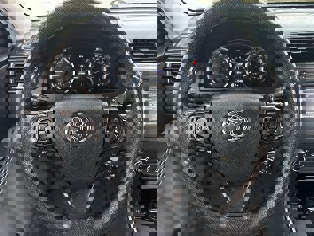 Used 2016 Toyota Camry LE image 12