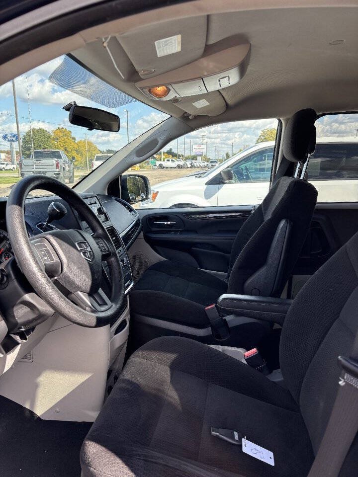 Used 2014 Dodge Grand Caravan SE w/ Quick Order Package 29E SE FWD image 4