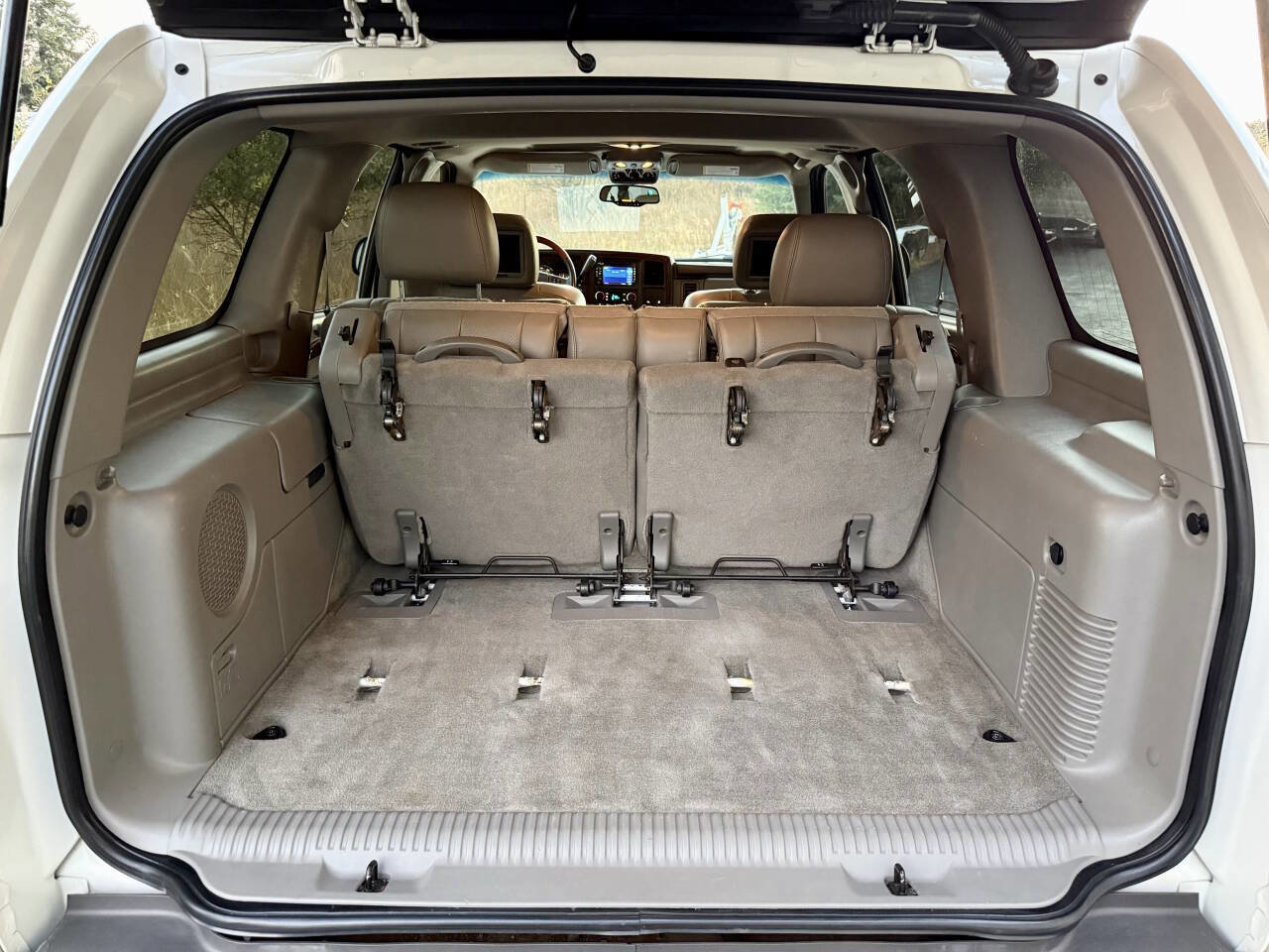 Used 2004 Cadillac Escalade AWD image 19