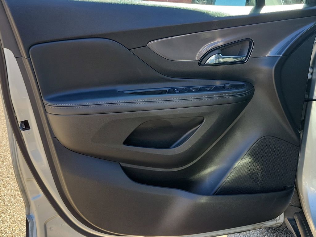 Used 2022 Buick Encore Preferred w/ Safety Package II image 19