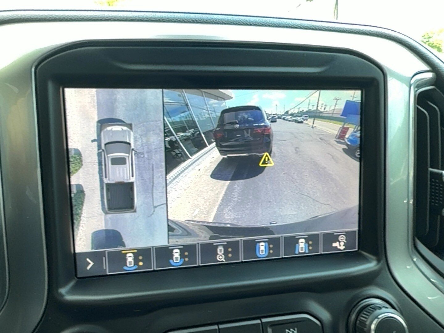 Used 2019 Chevrolet Silverado 1500 LTZ w/ LTZ Plus Package AWD/4WD image 13