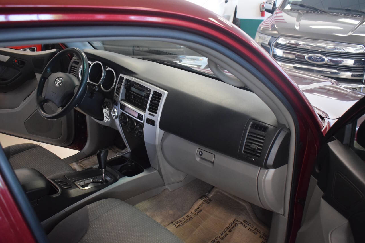 Used 2005 Toyota 4Runner SR5 image 39