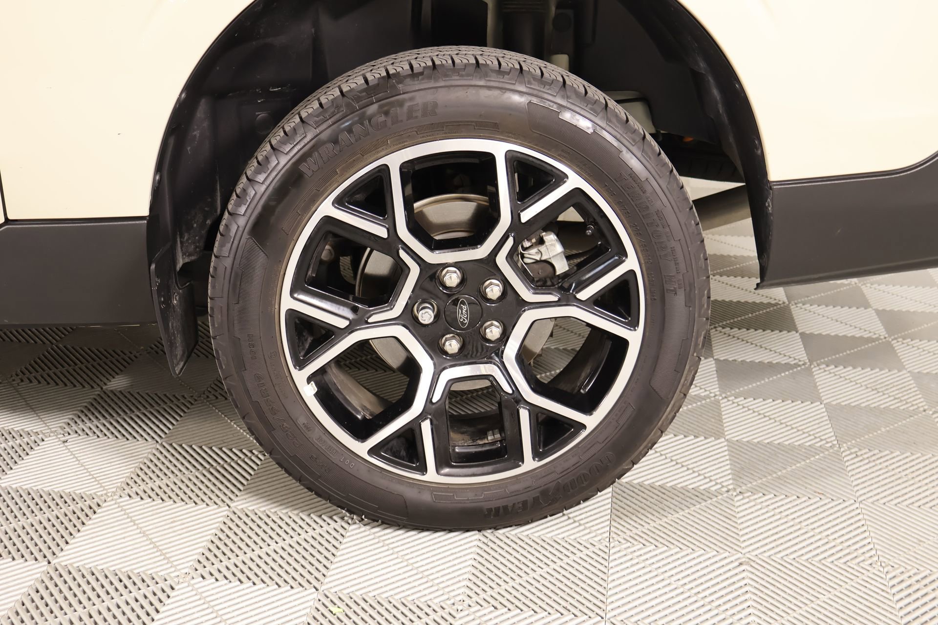 Used 2025 Ford Maverick Lariat w/ 4K Tow Package image 19