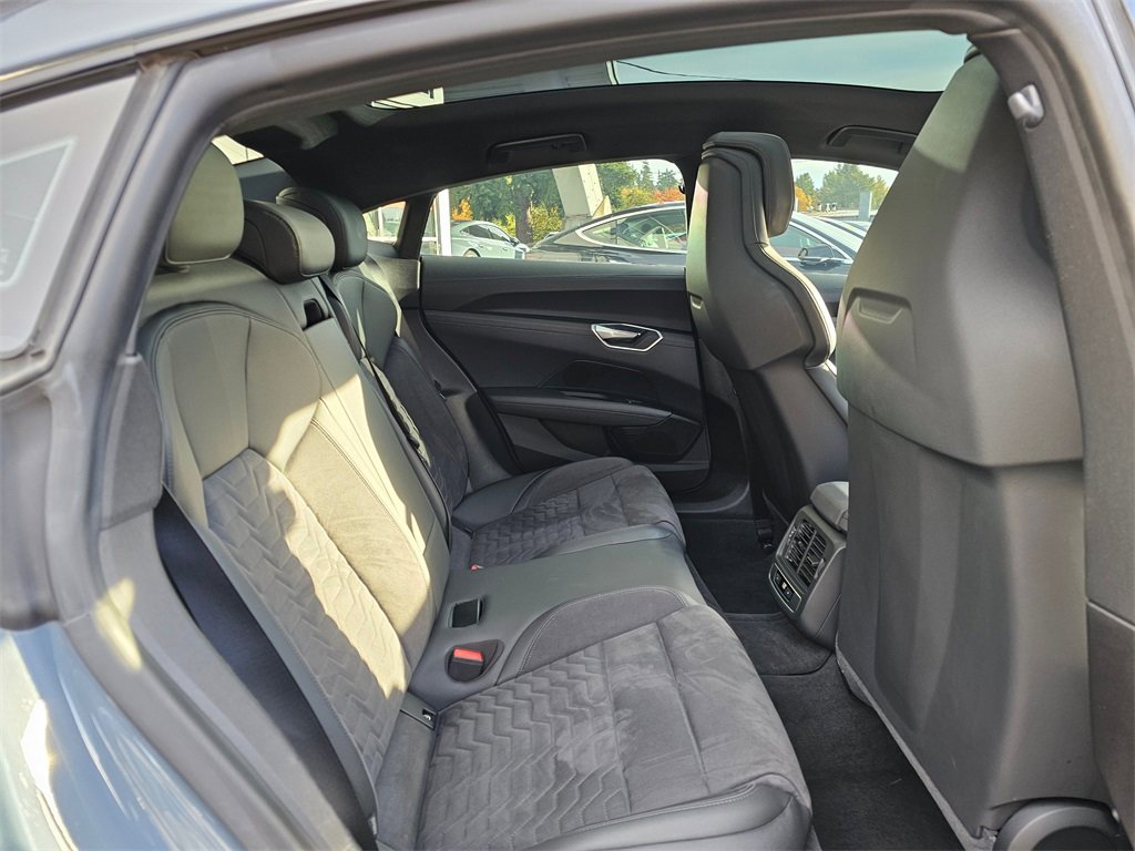 Used 2022 Audi e-tron GT Premium Plus image 14