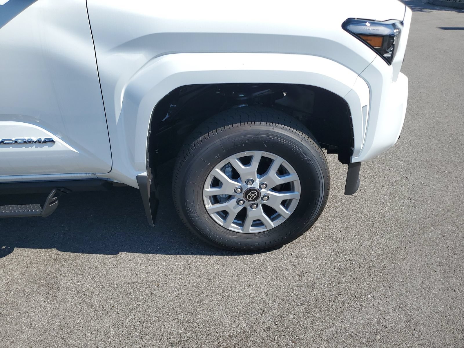 Certified 2026 Toyota Tacoma SR5 AWD/4WD image 6