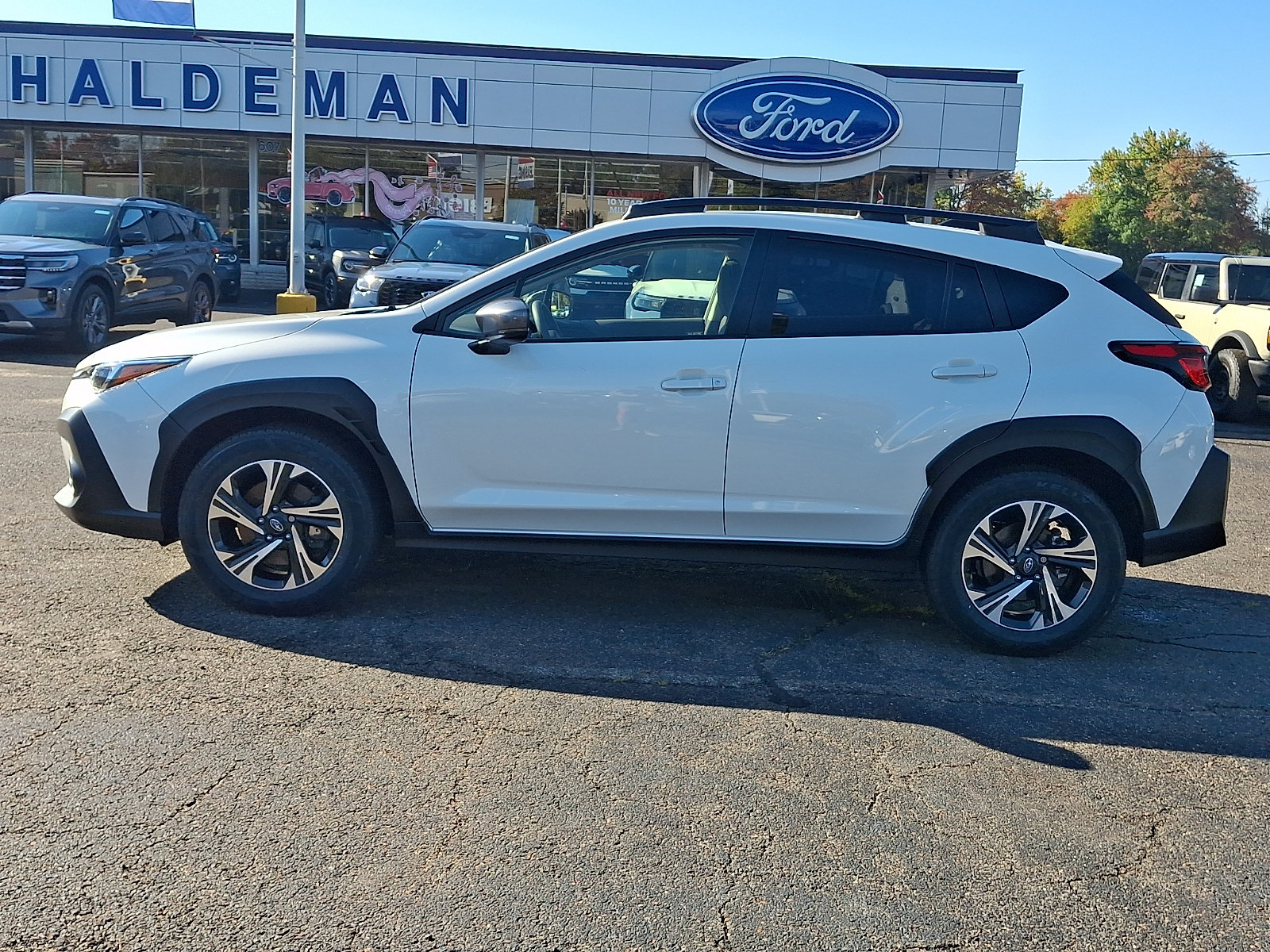 Used 2024 Subaru Crosstrek 2.0i Premium AWD/4WD image 4