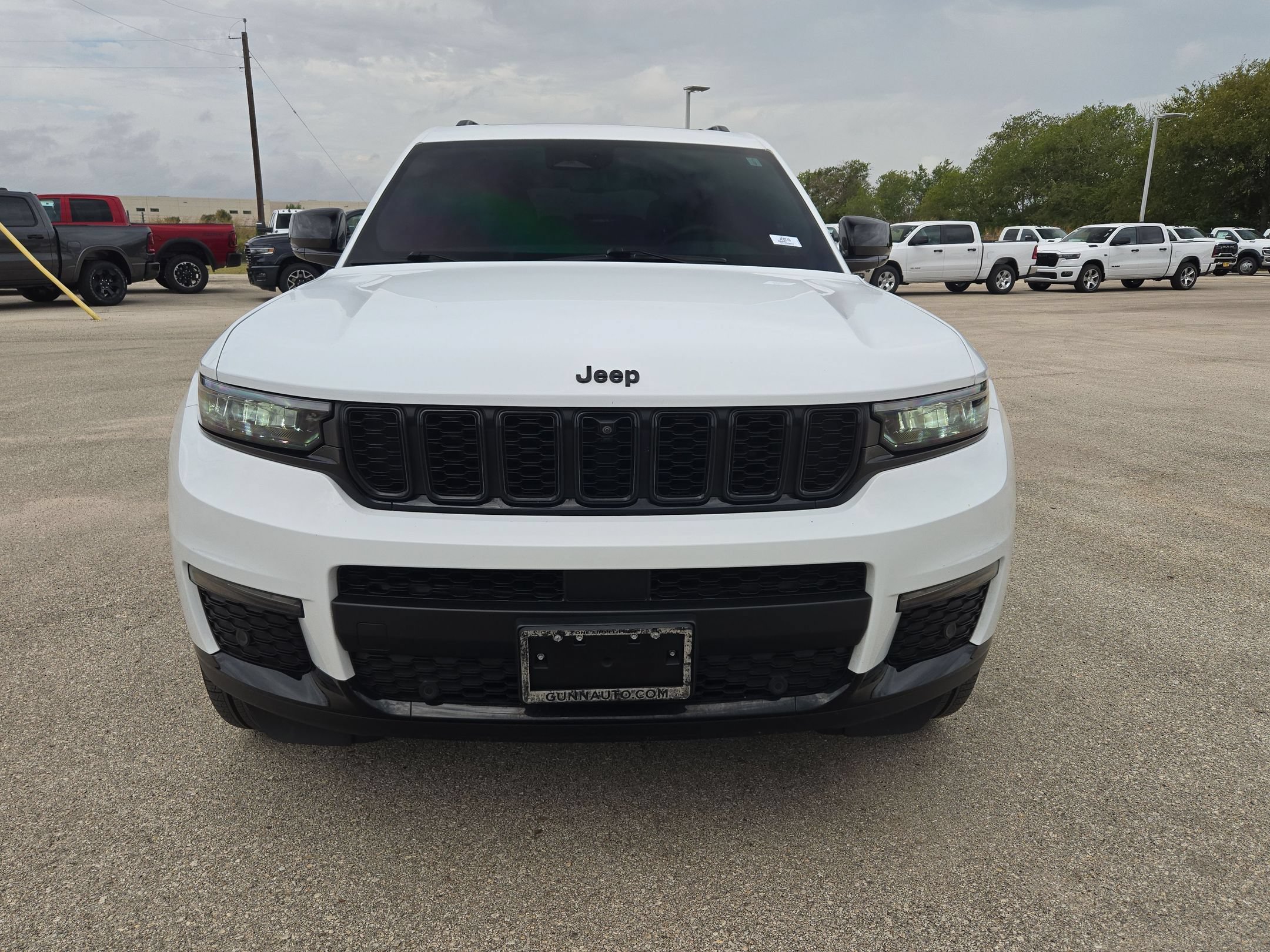 Used 2025 Jeep Grand Cherokee L Limited w/ Luxury Tech Group II RWD image 8