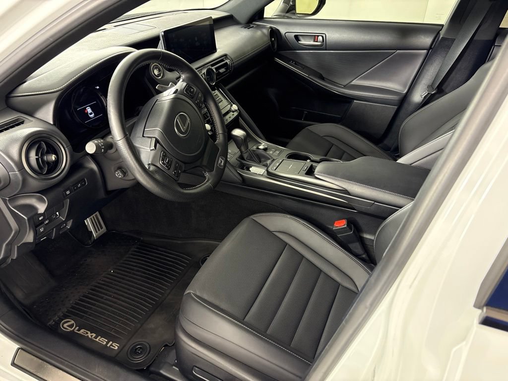Used 2024 Lexus IS 500 RWD image 29
