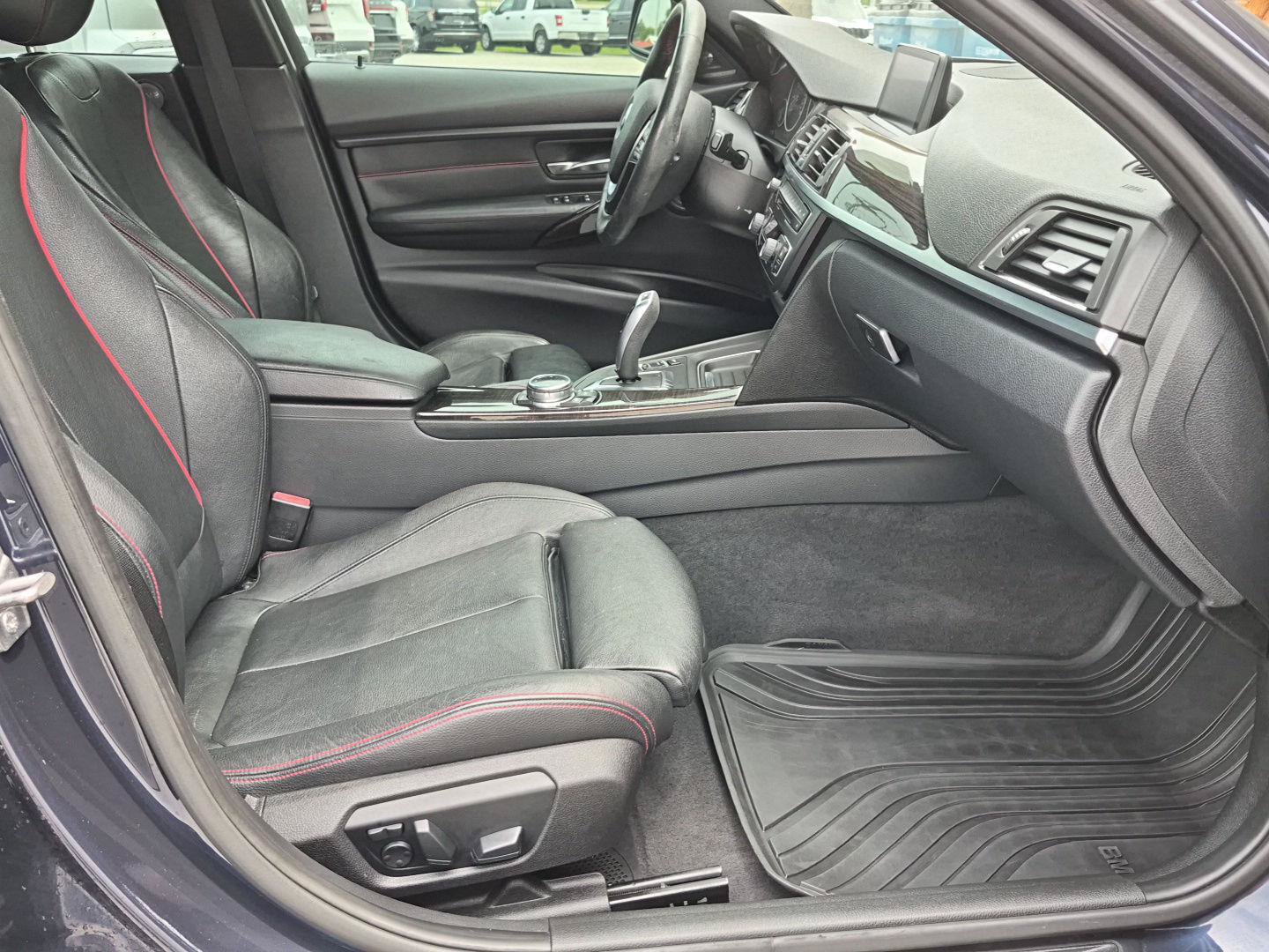 Used 2014 BMW 335i xDrive Sedan AWD/4WD image 27