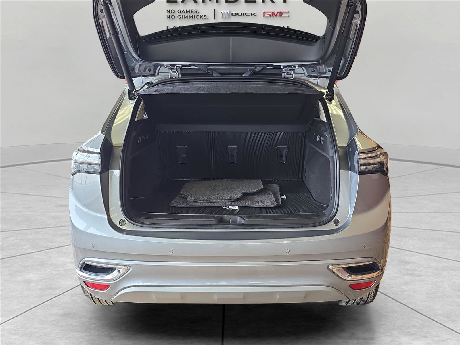 Used 2023 Buick Envision Avenir image 31