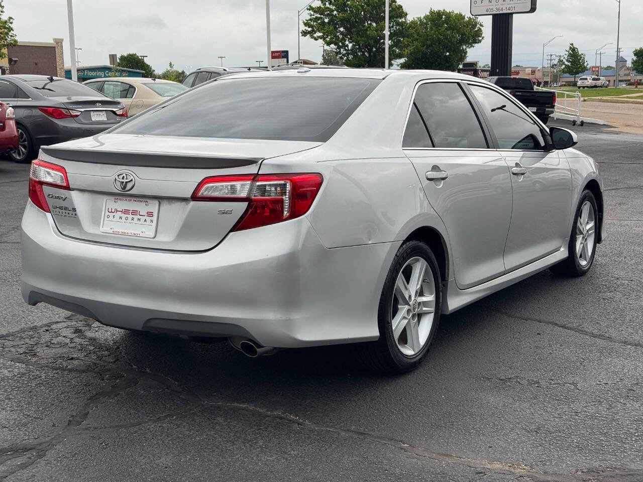 Used 2012 Toyota Camry SE FWD image 5