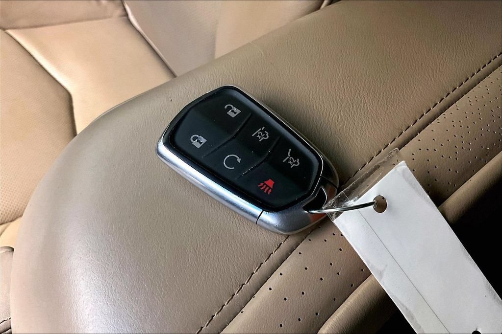 Used 2018 Cadillac Escalade Platinum AWD/4WD image 12