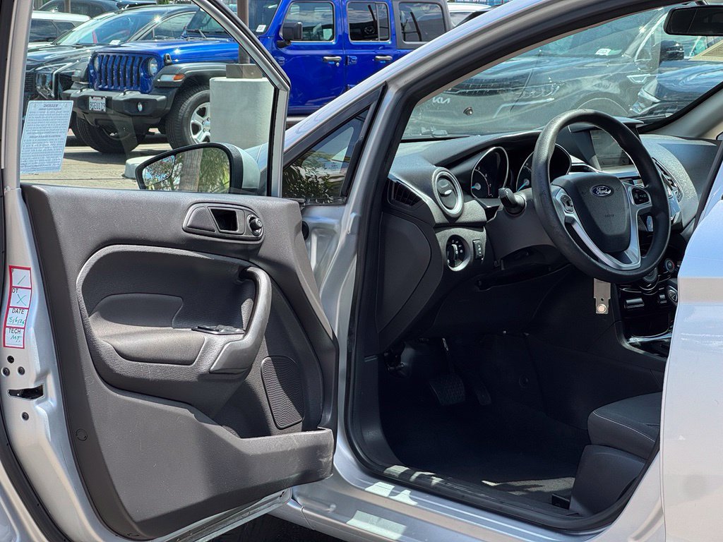 Used 2019 Ford Fiesta SE w/ Equipment Group 201A FWD image 8